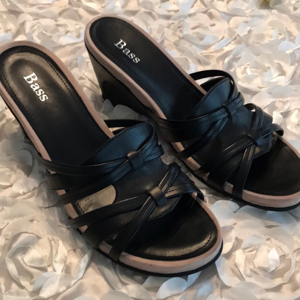 Bass Black Leather wedge heel sandals like new 7.5